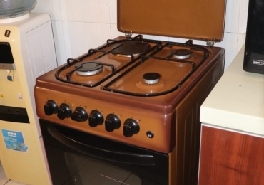 Ramtons 4-Burner Gas Cooker with Oven – Stylish and Efficient Kitchen Companion