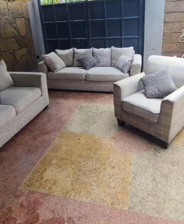 Luxurious 3+2+1 Sofa Set – Cozy & Elegant Design