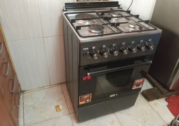 Slightly-Used Mika 4 Burner Cooker In amazing Condition