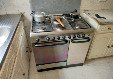 Premium Ariston 6 Burner Cooker In Excellent Condition